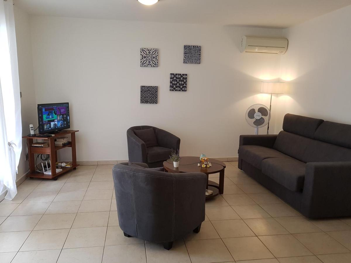 La Perle Marine Apartment Сен-Лу Екстериор снимка